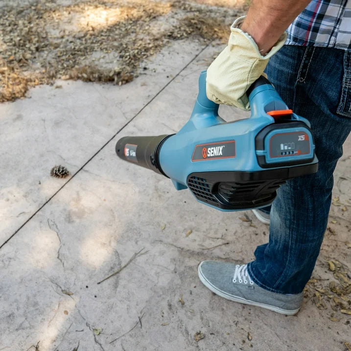 SENIX 58 Volt Max Cordless Brushless Battery Leaf Blower, Variable Speed, Lightweight, Up to 520 and 149 MPH, (Battery and Charger Included) BLAX5 M