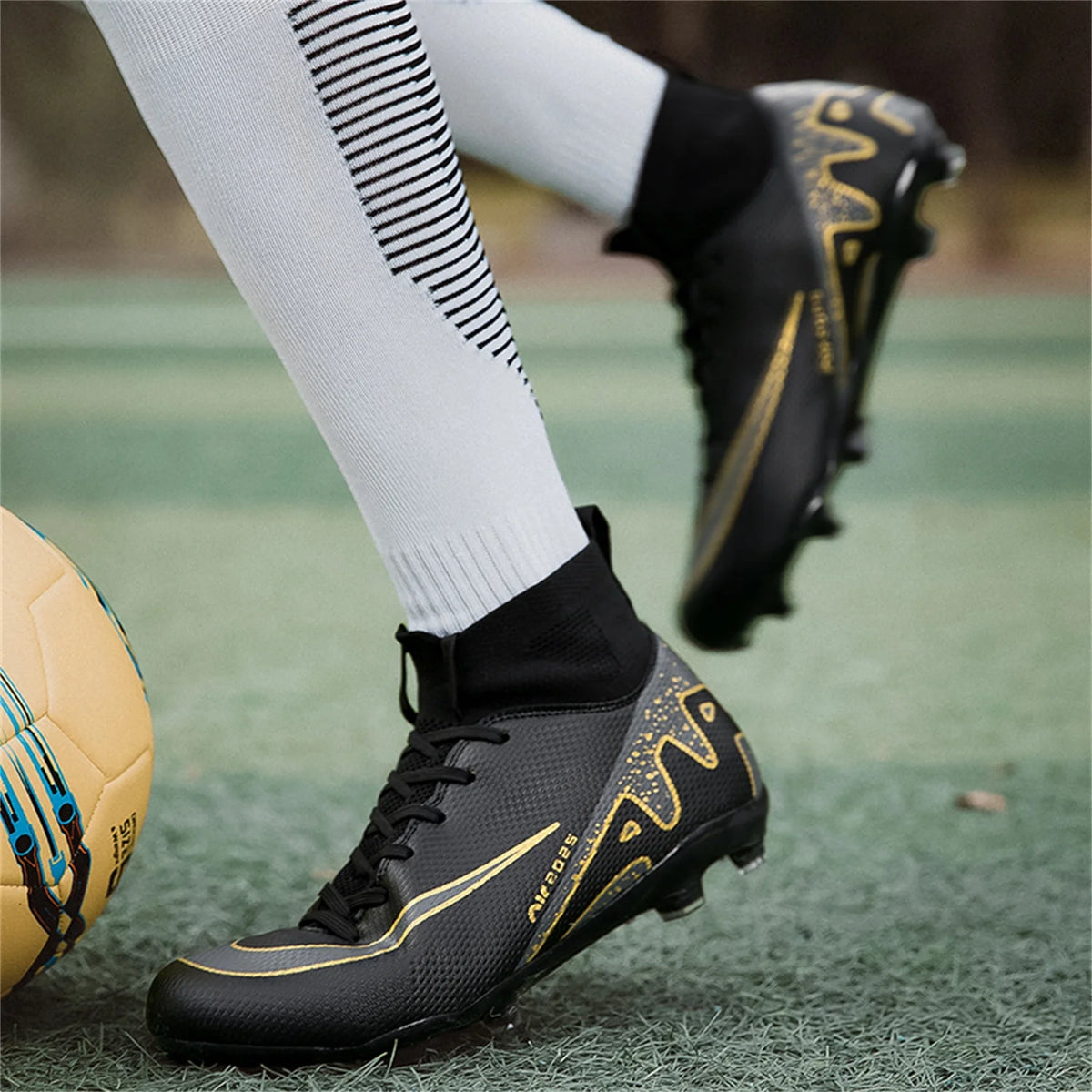 HAOSHIDUO Mens Soccer Cleats Youth Athletic High Top Lace-Up Football Shoes Outdoor Sports Shoes