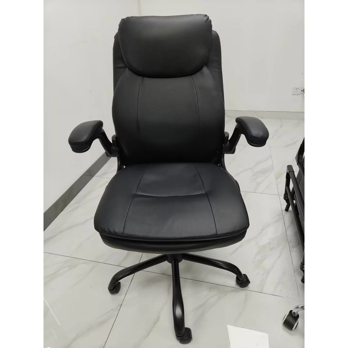 Big And Tall Office Chair With Reversible Armrests/Black